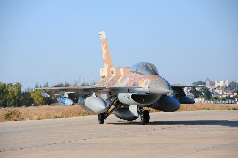 USA F-16 editorial stock photo. Image of pilots, bombs - 48705608