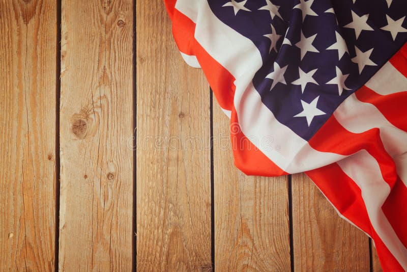 USA flagga på träbakgrund 4th av Juli beröm arkivfoton USA flagga på träbakgrund 4th av Juli beröm arkivfoton