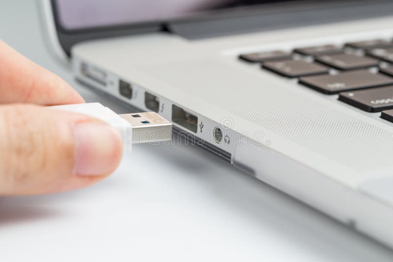 USB-de flitsaandrijving verbindt met computer
