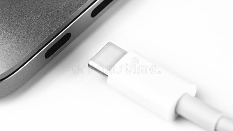 USB Type-C cable and notebook with USB C ports
