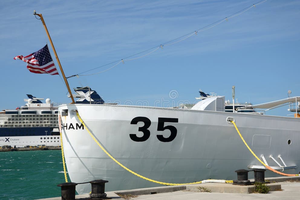 T-shirt Personnalisé USCGC INGHAM WEC 35 - Coton Lourd - Tailles S à 5XL - Fabriqué Aux USA