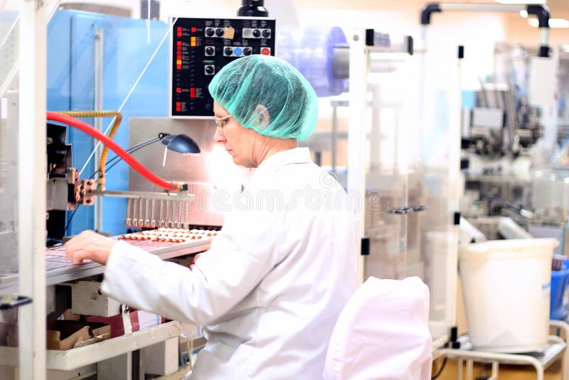 Usine pharmaceutique image libre de droits Usine pharmaceutique image libre de droits