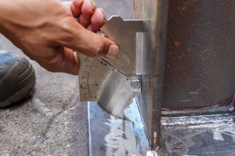 Using the Welding Gauge To Measure the Throat Thickness Stock Photo