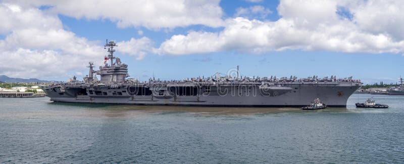 USS John C Stennis op 5 Augustus, 2016 in Parelhaven stock afbeelding USS John C Stennis op 5 Augustus, 2016 in Parelhaven stock afbeelding