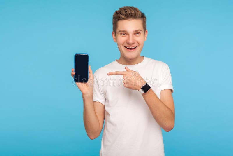 Homem Segurando Um Telefone Celular Com Um Aplicativo Que Lhes