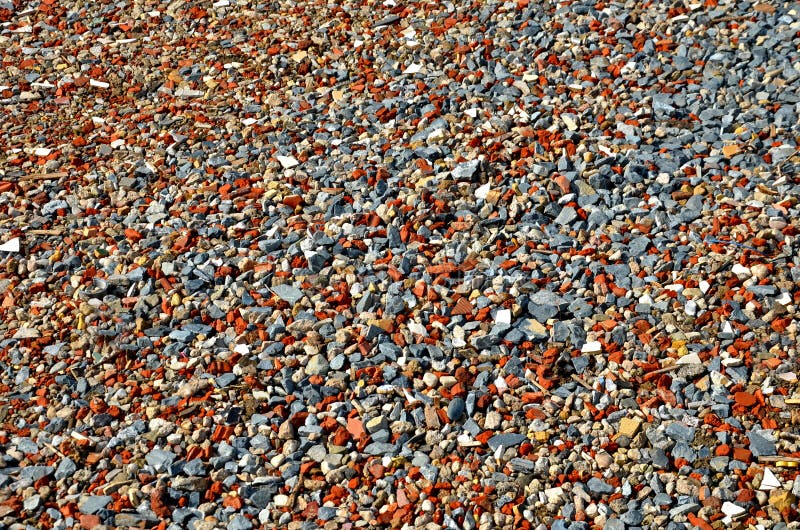 Utilizarea materialelor reciclate pentru construcții pe șantiere este o soluție ecologică pentru înlocuirea extracției de minerale stock photos