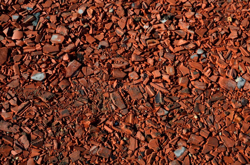 Utilizarea materialelor reciclate pentru construcții pe șantiere este o soluție ecologică pentru înlocuirea extracției de minerale royalty free stock photography