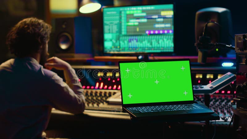 Utjämningsljud för ljudtekniker på mixningskonsol för inspelningsenhet arkivfilmer