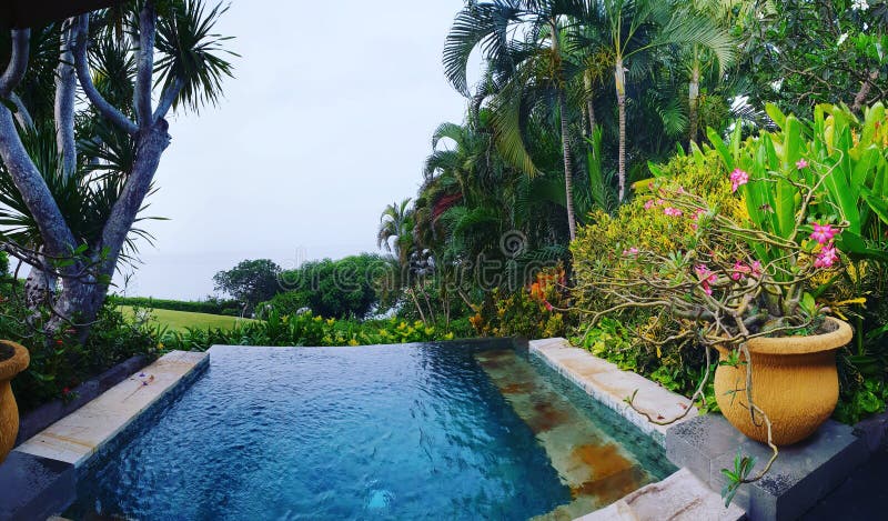 Utomhus- pöl i Bali royaltyfri foto