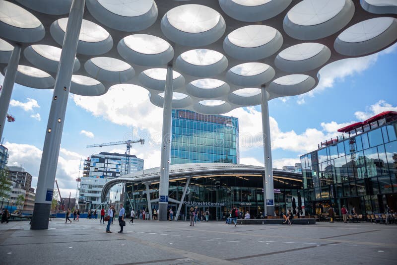 Utrecht central station editorial photo. Image of district - 43221686