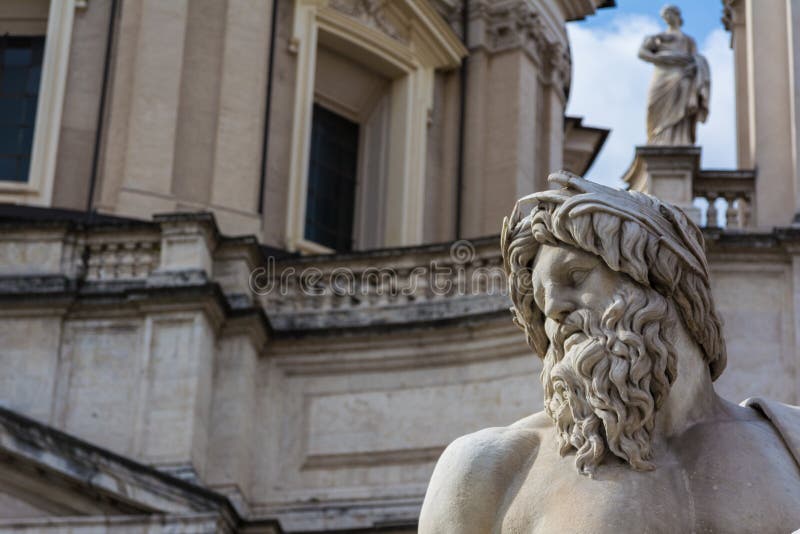 Uttrycksfull Fiumi för statyskäggframsida springbrunn, Rome Italien royaltyfria bilder Uttrycksfull Fiumi för statyskäggframsida springbrunn, Rome Italien royaltyfria bilder