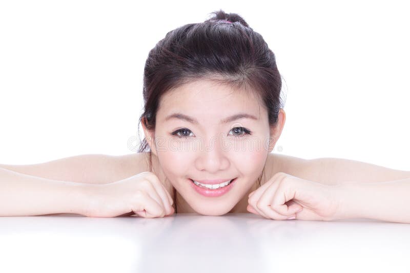 Uśmiecha się twarz kobieta z zdrowie skincare obraz stock Uśmiecha się twarz kobieta z zdrowie skincare obraz stock