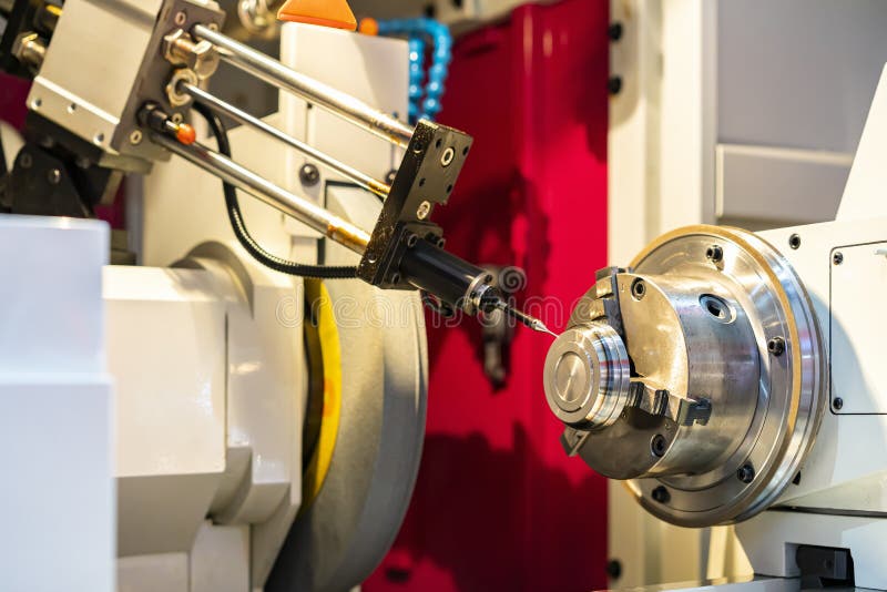 Vérin Métallique Ou Pinceau De Pièce Par 3 Mâchoires Et Pendant Le Broyage  De Surface Sur Machine à Broyeur Automatique Cnc De Hau Photo stock - Image  du bride, contrôle: 222337544