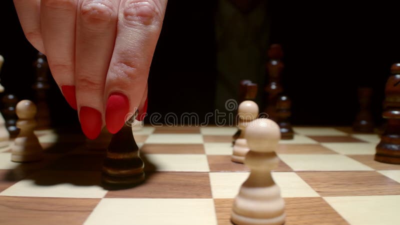 tabuleiro de xadrez de madeira com os primeiros movimentos do peão de xadrez  11184424 Foto de stock no Vecteezy