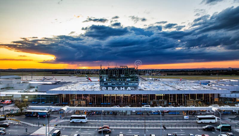 Vaclav Havel Flughafen Prag lizenzfreie stockfotografie Vaclav Havel Flughafen Prag lizenzfreie stockfotografie