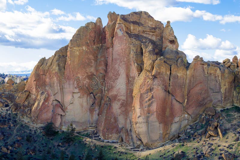 Vagga klättrare på Smith Rock State Park royaltyfri foto Vagga klättrare på Smith Rock State Park royaltyfri foto