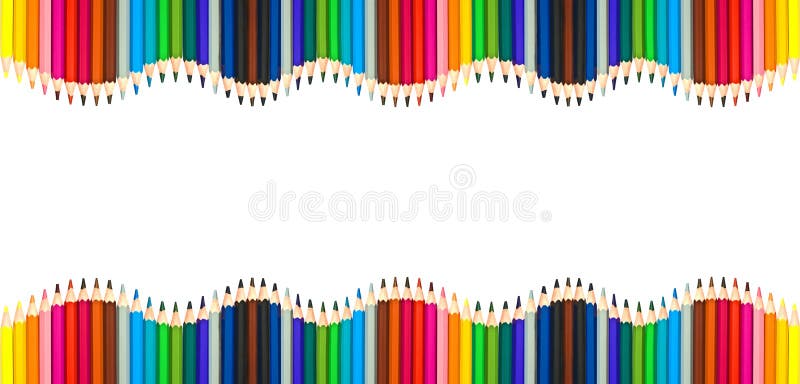 Vagues des crayons en bois colorés d'isolement sur le cadre blanc et vide de nouveau au concept d'école, d'art et de créativité photographie stock