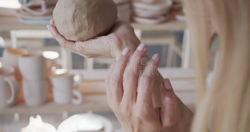 Vaiolo di ceramica, a forma di vaso di argilla di ceramica, con chiusura delle mani