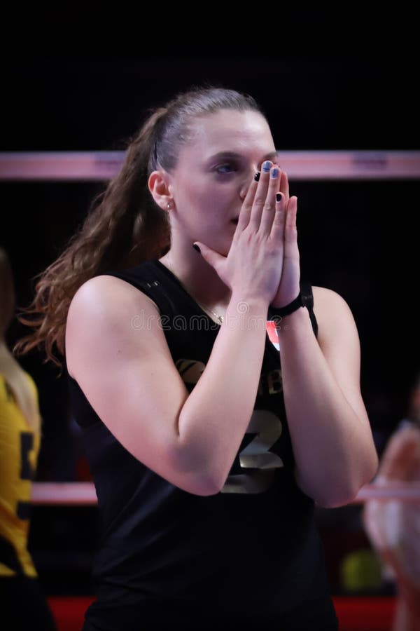 Campeonato Mundial De Vôlei Imoco Volley Conegliano Vs Vakifbank Fivb Fivb  Vôlei Feminina Campeonato Mundial Final Foto Editorial - Imagem de final,  salva: 288950581