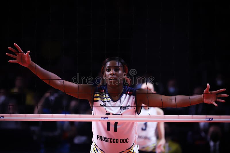 Campeonato Mundial De Vôlei Imoco Volley Conegliano Vs Vakifbank Fivb Fivb  Vôlei Feminina Campeonato Mundial Final Foto Editorial - Imagem de final,  salva: 288950581