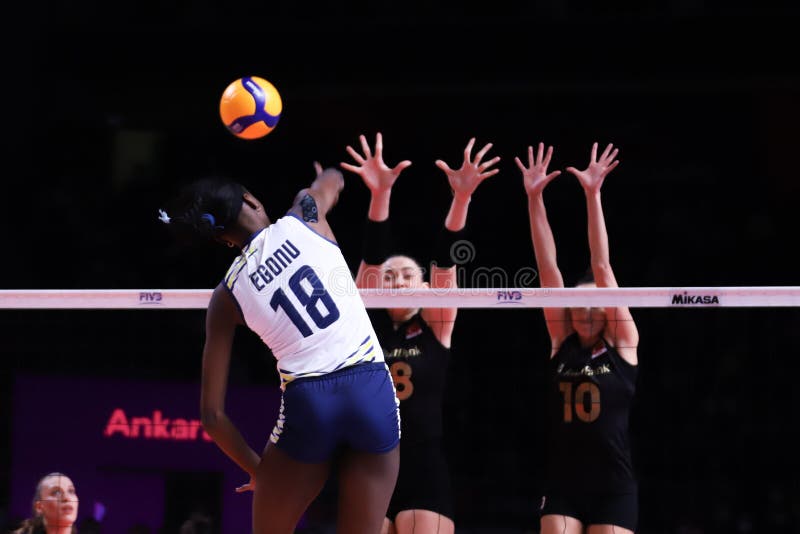 Campeonato Mundial De Vôlei Imoco Volley Conegliano Vs Vakifbank Fivb Fivb  Vôlei Feminina Campeonato Mundial Final Foto Editorial - Imagem de final,  salva: 288950581