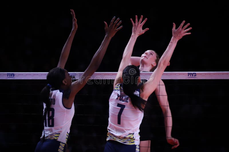 Campeonato Mundial De Vôlei Imoco Volley Conegliano Vs Vakifbank Fivb Fivb  Vôlei Feminina Campeonato Mundial Final Foto Editorial - Imagem de final,  salva: 288950581