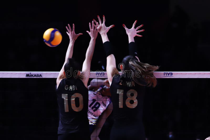 Campeonato Mundial De Vôlei Imoco Volley Conegliano Vs Vakifbank Fivb Fivb  Vôlei Feminina Campeonato Mundial Final Foto Editorial - Imagem de final,  salva: 288950581