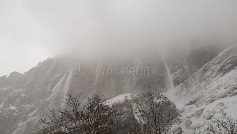 Valanga Himalaya al MbC fotografie stock libere da diritti Valanga Himalaya al MbC fotografie stock libere da diritti
