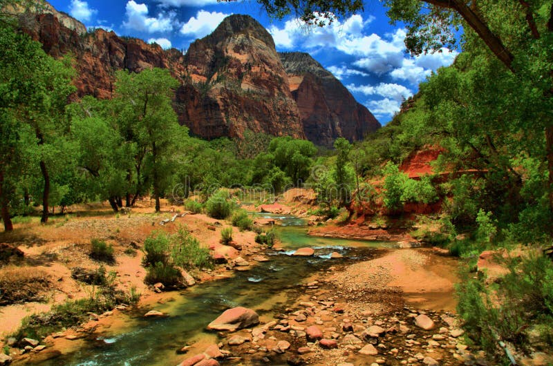 Vale do Parque Nacional de Zion e o Rio Virgin HDR imagem de stock