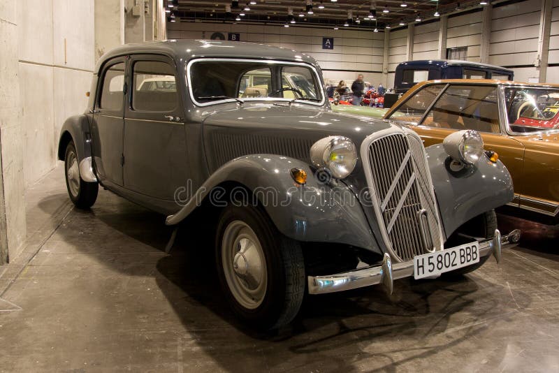 Valencia Classic Car Show editorial stock photo. Image of restore 16680923