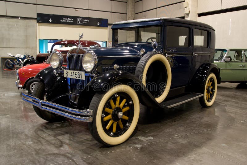 Valencia Classic Car Show editorial photography. Image of restoration