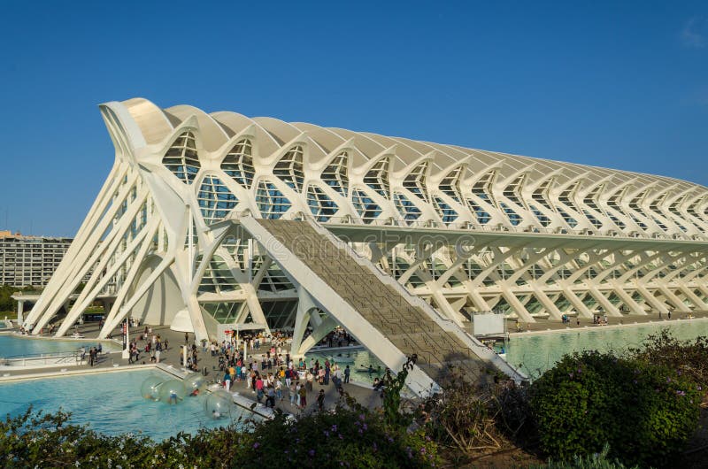 VALENCIA SPANIEN - OKTOBER 9, 2016: Stad av konster och vetenskaper, Mu royaltyfri bild VALENCIA SPANIEN - OKTOBER 9, 2016: Stad av konster och vetenskaper, Mu royaltyfri bild