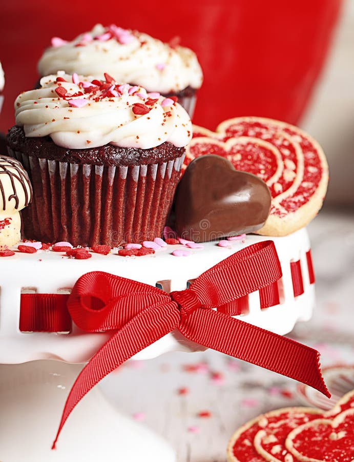 Valentine Red Velvet Chocolate Cupcake fotos de archivo Valentine Red Velvet Chocolate Cupcake fotos de archivo