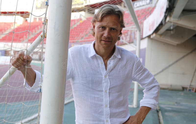 Valeri Karpin pose during his season as first coach of RCD Mallorca soccer team royalty free stock photos Valeri Karpin pose during his season as first coach of RCD Mallorca soccer team royalty free stock photos