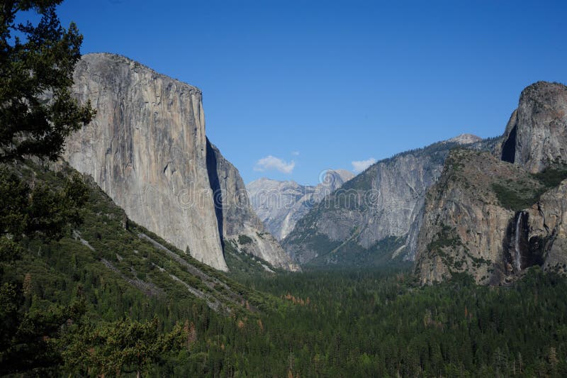 Valle de Yosemite de la opinión del túnel foto de archivo libre de regalías Valle de Yosemite de la opinión del túnel foto de archivo libre de regalías