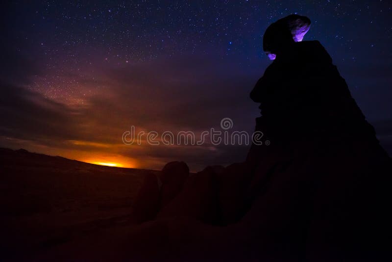 Valle del duende en la noche foto de archivo Valle del duende en la noche foto de archivo