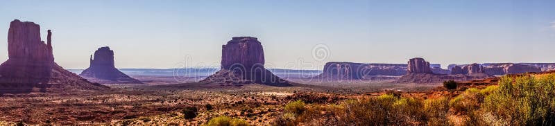 Valle del monumento del parque nacional Arizona y atracciones turísticas de Utah Panorama del desierto rocoso fotos de archivo libres de regalías Valle del monumento del parque nacional Arizona y atracciones turísticas de Utah Panorama del desierto rocoso fotos de archivo libres de regalías