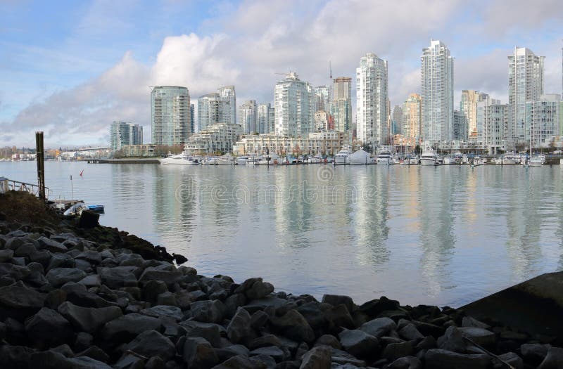 Valse Kreekshorefront en Vancouver Van de binnenstad stock foto's Valse Kreekshorefront en Vancouver Van de binnenstad stock foto's