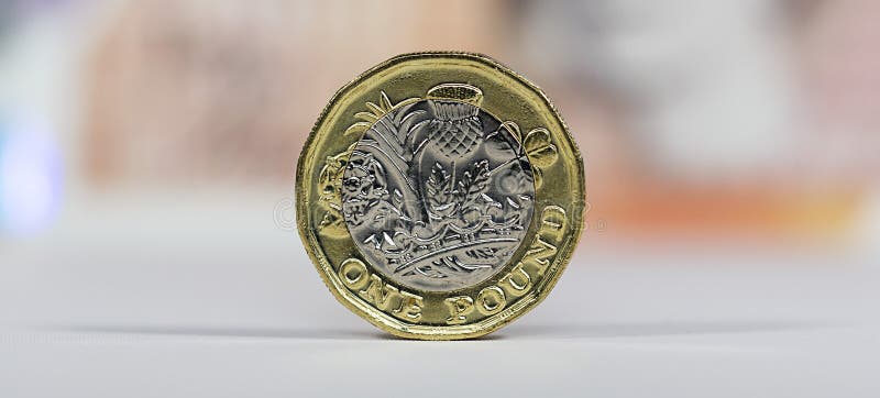 Valuta britannica - nuovo polimero una nota da dieci libbre fotografie stock libere da diritti Valuta britannica - nuovo polimero una nota da dieci libbre fotografie stock libere da diritti