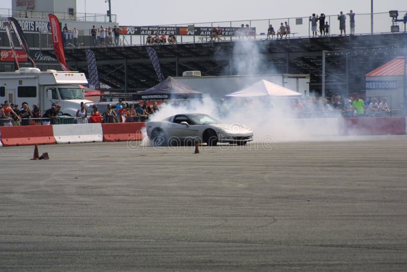 Van de de Afwijkingsauto van gatewaymotorsports Doorsmelting I royalty-vrije stock afbeeldingen Van de de Afwijkingsauto van gatewaymotorsports Doorsmelting I royalty-vrije stock afbeeldingen