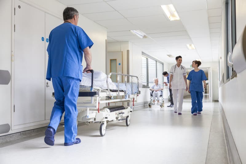 Van de de Gangverpleegster van het artsenziekenhuis het Bed van Pushing Gurney Stretcher Van de de Gangverpleegster van het artsenziekenhuis het Bed van Pushing Gurney Stretcher
