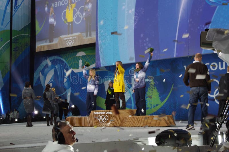 Van de de helftpijp van Snowboardingsvrouwen de concurrentiemedaillewinnaars royalty-vrije stock fotografie Van de de helftpijp van Snowboardingsvrouwen de concurrentiemedaillewinnaars royalty-vrije stock fotografie
