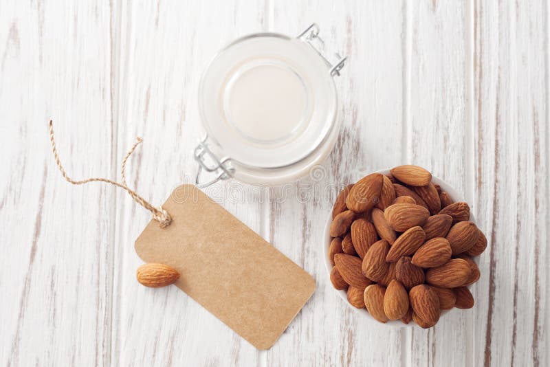 Van de de nootveganist van de amandelmelk de organische gezonde vegetarische drank royalty-vrije stock afbeeldingen Van de de nootveganist van de amandelmelk de organische gezonde vegetarische drank royalty-vrije stock afbeeldingen