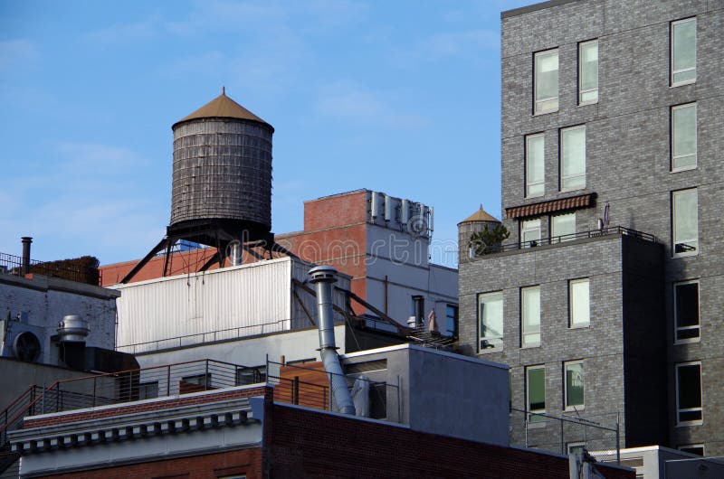 Van het de Stadsdak van New York hoogste het watertoren royalty-vrije stock foto's Van het de Stadsdak van New York hoogste het watertoren royalty-vrije stock foto's