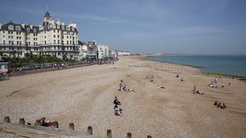 Van het strandeast sussex van Eastbourne Engeland het UK bekeek van de pijler