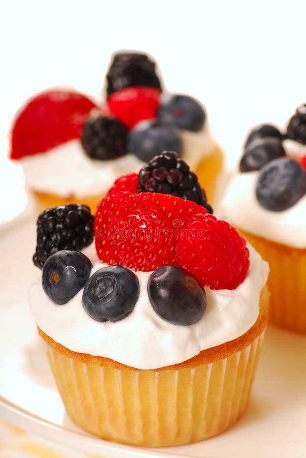 Vanilla cupcakes with fresh berries