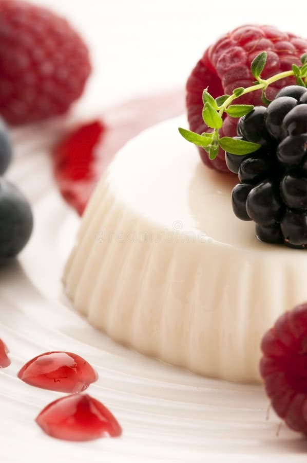 Vanilla panna cotta with berry sauce