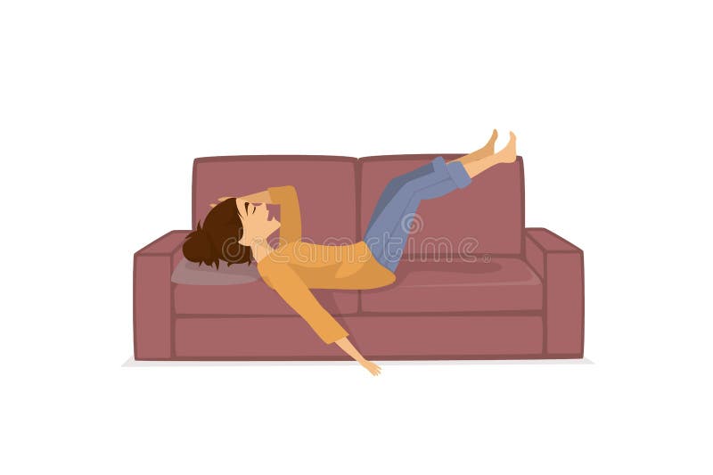 Vantaggi di rilassamento di riposo di menzogne esauriti stanchi della donna sul sofà dello strato isolato