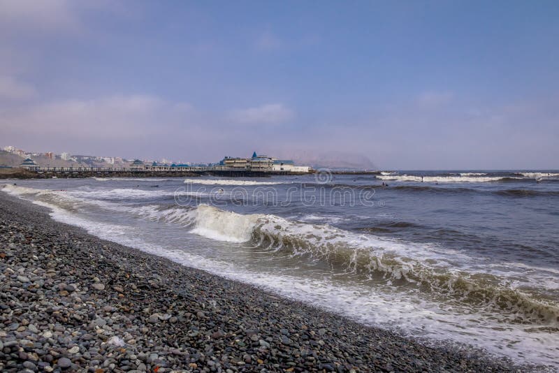 Vare la vista de la costa del verde de Miraflores - Lima, Perú fotografía de archivo libre de regalías Vare la vista de la costa del verde de Miraflores - Lima, Perú fotografía de archivo libre de regalías