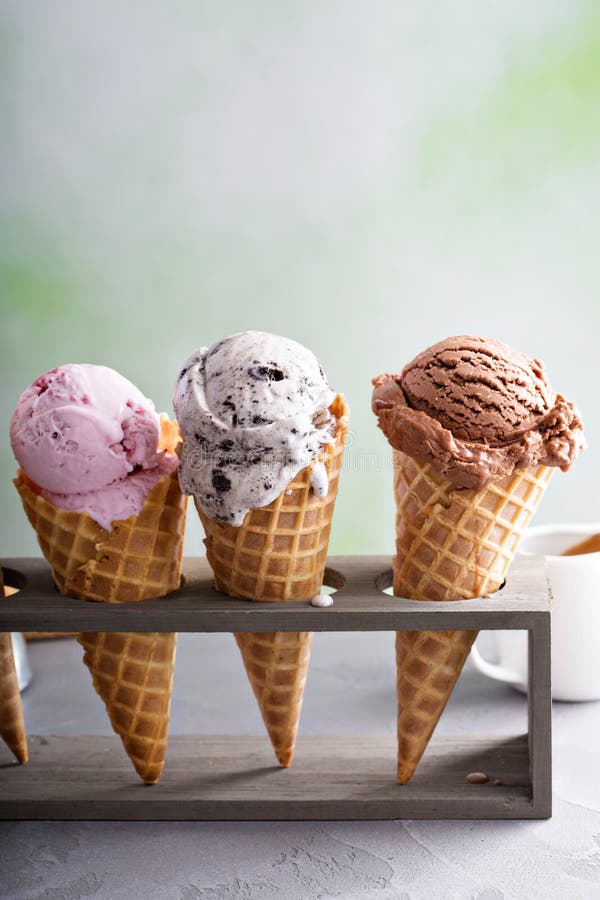 Variedade de cones de gelado imagem de stock royalty free